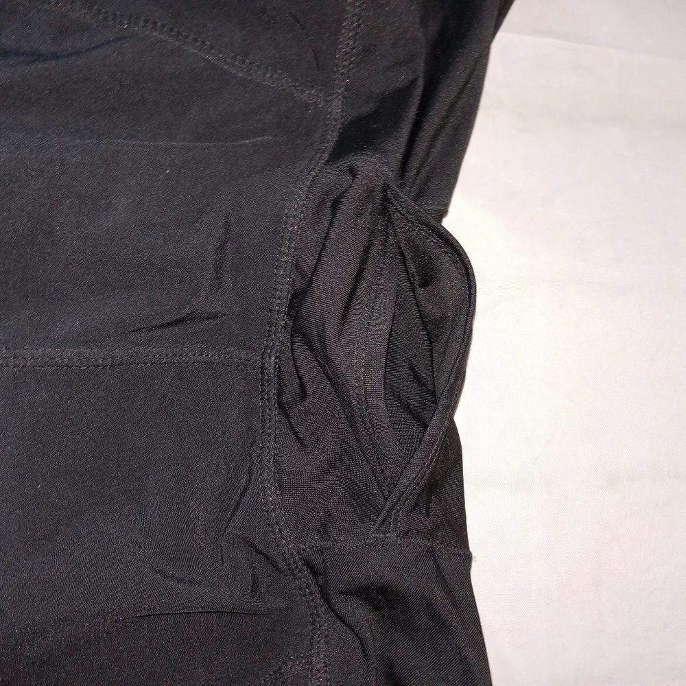 Reebok 3 Pc Bundle Capri Leggings, Shorts & Sports Bra Medium - Picture 6 of 16